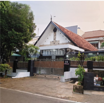 Rumah di Senopati Area Selangkah ke Astha District 8 Lingkungan Tenang Rumah di Senopati Area Selangkah ke Astha District 8 Lingkungan Tenang