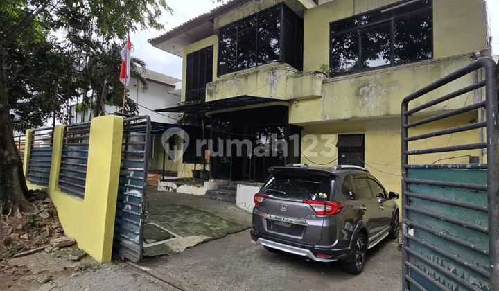 Bangunan Komersial Cocok untuk Kost, Klinik, dan Kantor Akses Jalan Lebar di Kebayoran Lama 2