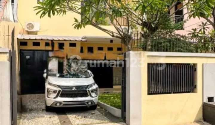 Rumah Terawat Siap Huni Lokasi Strategis di Cilandak