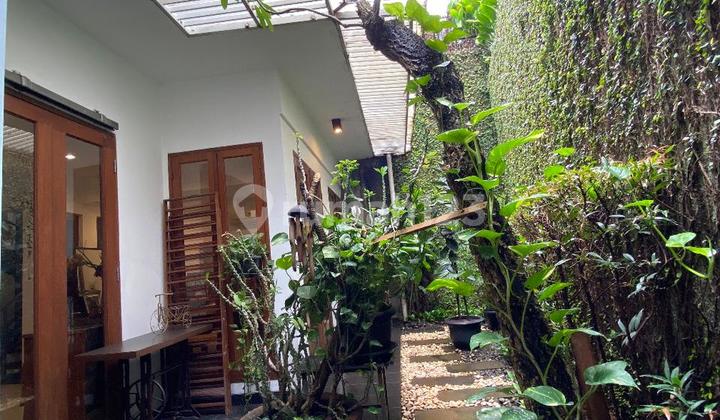 Rumah Bagus di Pondok Indah Terawat Siap Huni Jarang Ada Rumah Bagus di Pondok Indah Terawat Siap Huni Jarang Ada