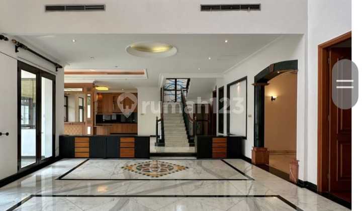 Rumah Mewah Lokasi Strategis di Kuningan 2