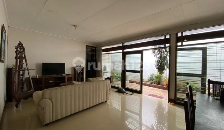 Rumah di Jalan Dharmawangsa Lokasi Strategis di Kebayoran Baru Rumah di Jalan Dharmawangsa Lokasi Strategis di Kebayoran Baru