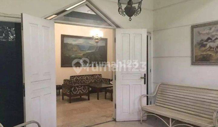 Dijual Cepat Rumah di Menteng Lokasi Strategis  2