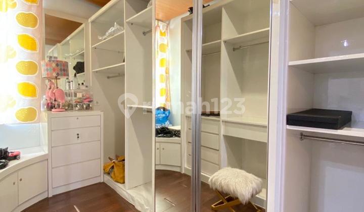 Rumah 3 Lantai Full Furnished Siap Huni Dalam Townhouse Sangat Jarang Ada di Ampera 2