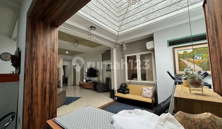 Rumah Lokasi Sangat Strategis Akses Jalan Lebar Pinggir Jalan Raya Dekat Mentari Intercultural School di Cipete 2