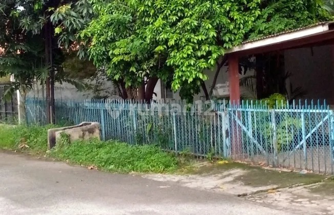 Dijual Cepat Rumah Dalam Komplek Akses 2 Mobil di Bawah Pasar di Ampera Kemang 2