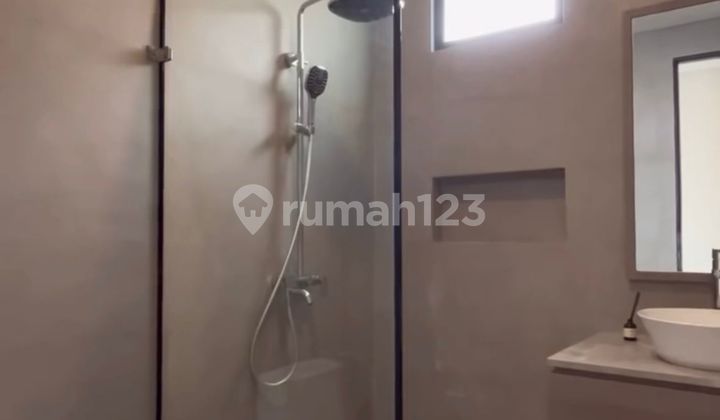Brand New Rumah Area Kemang Dalam Bebas Banjir Furnished , SHM