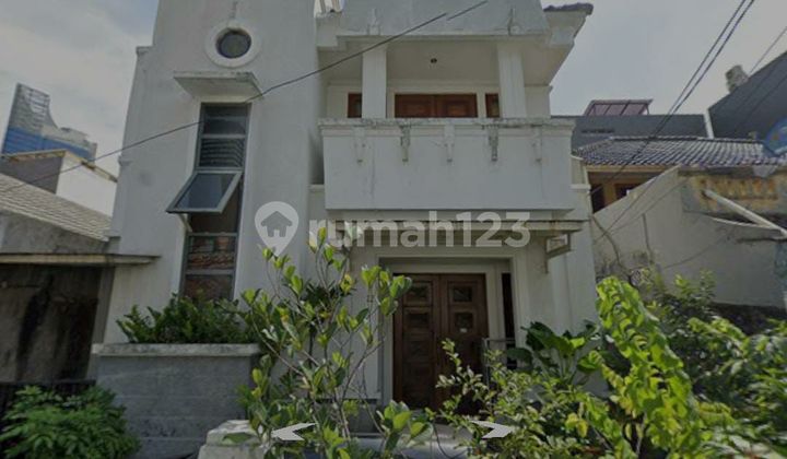 Small house in Menteng area, location near Sudirman, SHM Small house in Menteng area, location near Sudirman, SHM