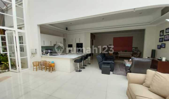 rumah asri siap huni lokasi prime di menteng jakarta pusat