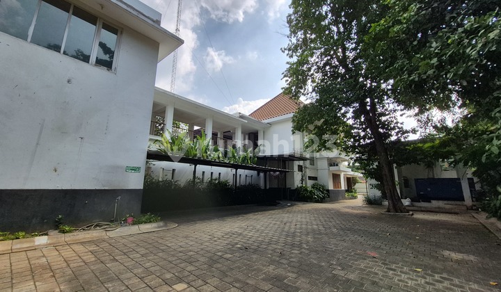 Rumah sewa Menteng sangat luas lokasi strategis ada 3gates 
