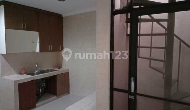Rumah sewa ring 2 nya Menteng sangat strategis bisa untuk kantor 2