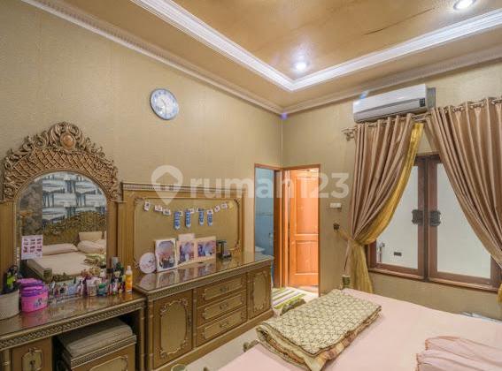 Menteng house priced below 20M, strategic location, freehold title. Menteng house priced below 20M, strategic location, freehold title.