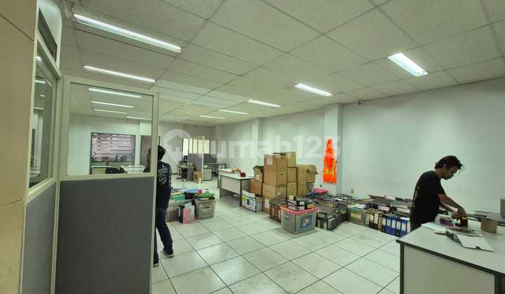 Exkantor 3Lantai Area Cikini Lokasi Sangat Stategis