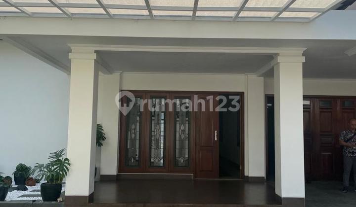 Rumah sewa Menteng bisa dijadikan kantor  2