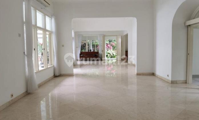 Rumah area Jakarta Selatan sangat strategis , asri dan tenang 2