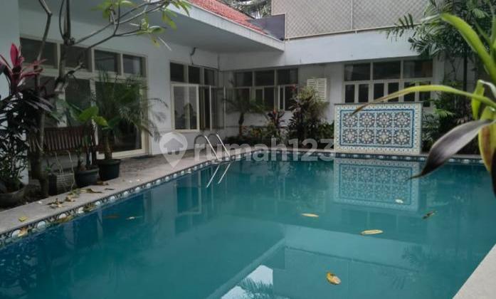 Rumah area Jakarta Selatan sangat strategis , asri dan tenang