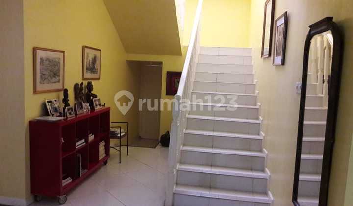 Dijual rumah Menteng harga permeter 55juta ,  lokasi tenang , SHM 2