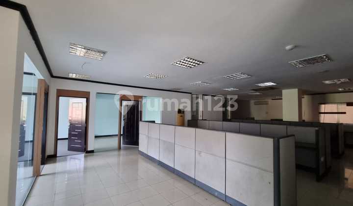 3-story building with Rooftop, basement area in Thamrin, Central Jakarta 3-story building with Rooftop, basement area in Thamrin, Central Jakarta