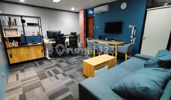 Building in South Jakarta, strategic location, SHGB (Building Use Rights Certificate), ready to occupy. Building in South Jakarta, strategic location, SHGB (Building Use Rights Certificate), ready to occupy.