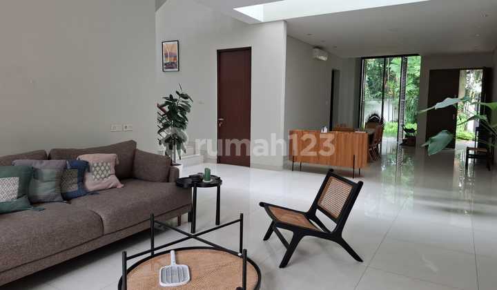 Rumah Menteng lokasi strategis dekat sudirman 