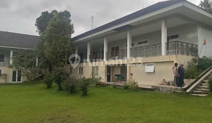 Villa area Gadog puncak dekat dengan Istana Negara Cipanas Villa area Gadog puncak dekat dengan Istana Negara Cipanas