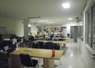 Dijual Kantor ex Showroom di Jatinegara barat  2