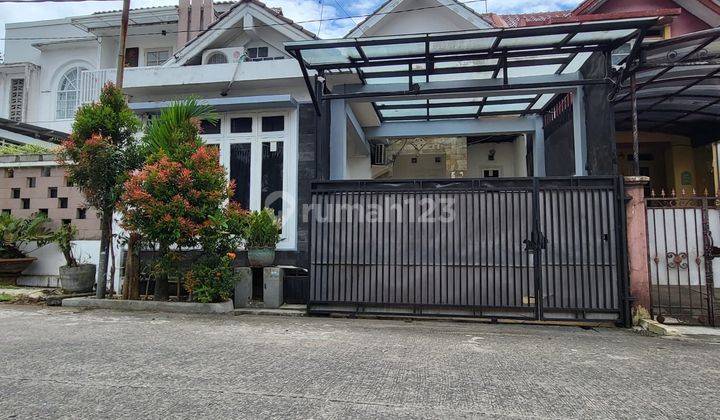 Jual Rumah Modern Minimalis Half Furnished Di Bukit Cimanggu City, Bogor  1