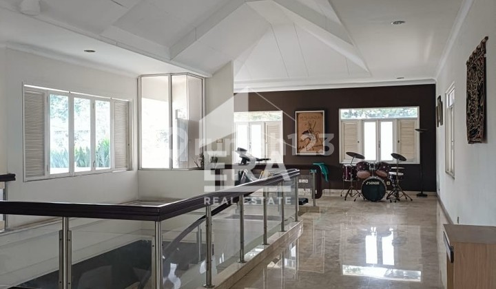 RUMAH SIAP HUNI DI PESANGGRAHAN, JAKARTA SELATAN