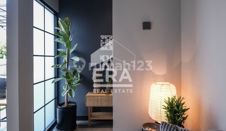 Ready-to-Occupy House in Sector 9, Bintaro