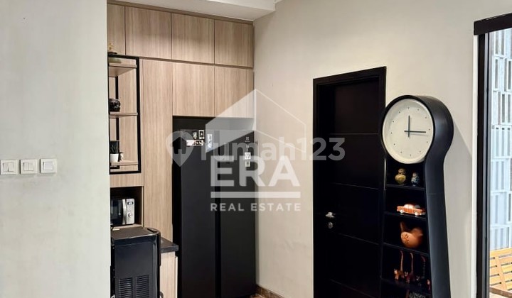 Ready-to-Occupy House in Sector 9, Bintaro