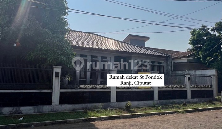 Rumah Luas Asri Dekat Stasiun Kereta Pondok Ranji Ciputat Bintaro Rumah Semi Furnished Bagus SHM - Sertifikat Hak Milik di Ciputat Timur Rumah Luas Asri Dekat Stasiun Kereta Pondok Ranji Ciputat Bintaro Rumah Semi Furnished Bagus SHM - Sertifikat Hak Milik di Ciputat Timur