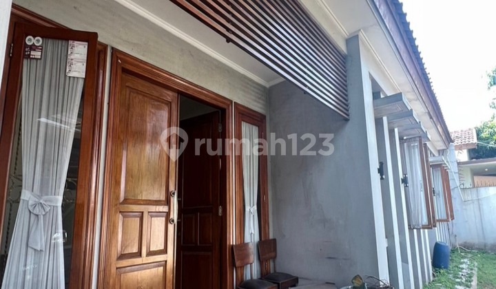 Rumah Luas Asri Dekat Stasiun Kereta Pondok Ranji Ciputat Bintaro Rumah Semi Furnished Bagus SHM - Sertifikat Hak Milik di Ciputat Timur 2