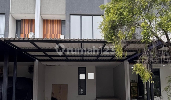 Rumah 2 Lantai Dekat Stasiun Kereta Api Bintaro Jaya Bebas Banjir