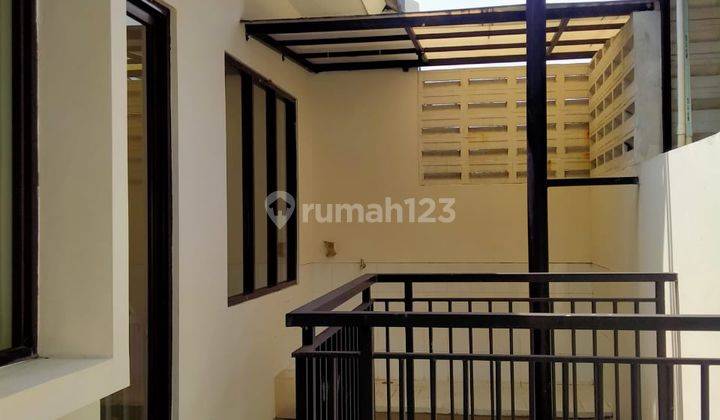 Rumah Luas Posisi Hoek Hanya 2 Menit Ke Stasiun Sudimara Ciputat Rumah Bagus HGB - Hak Guna Bangun di Ciputat 2