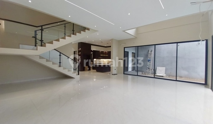 Rumah Dengan Private Pool Kebayoran Distric Bintaro Harga Nego