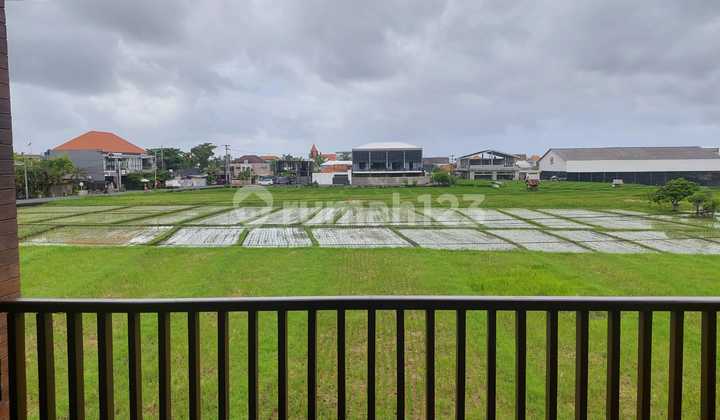 VILA DI CANGGU BRAWE DENGAN VIEW SAWAH 5 MENIKT KE ATLAS BEACH