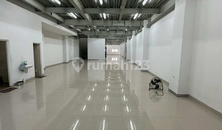 Nice 6-Story Building in Gajah Mada