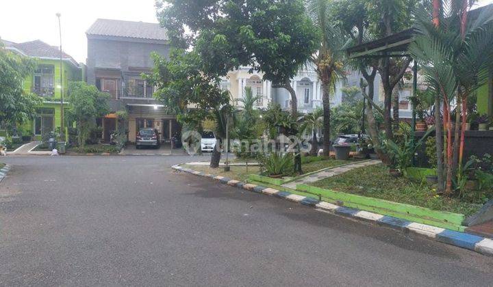 Rumah Asri, Samping Taman,  Nyaman Dalam Cluster Di Graha Raya 2