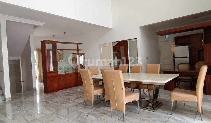 Rumah Siap Huni, Full Furnished, Ada Kolam Renang 2