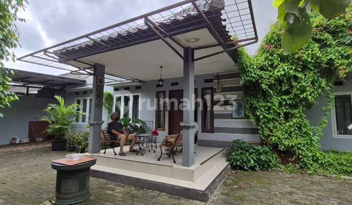 Rumah Posisi Hook, Cantik, Rapi, Asri, Nyaman, Siap Huni, Bebas Banjir, Parkir Luas, Akses Dekat Ke Mana2 Rumah 2