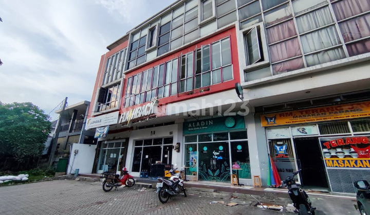Rare, Oversized Shophouse, Facing the Road, Modern Square*yo 2