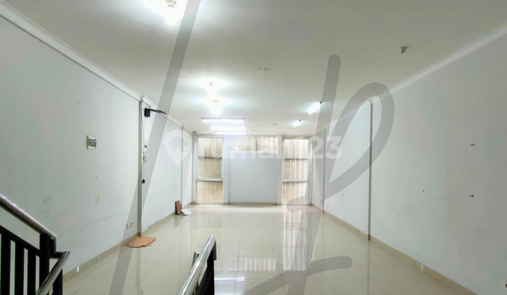 Ruko Siap Huni Posisi Strategis Cocok untuk Usaha di Holis Ruko Siap Huni Posisi Strategis Cocok untuk Usaha di Holis