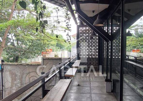 Ruang Usaha Artistik Ex Cafe Kantor Di Tubagus Ismail, Bandung 2