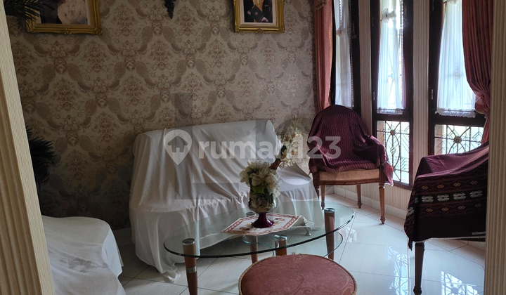 A well-maintained, comfortable, nice house in Gegerkalong.