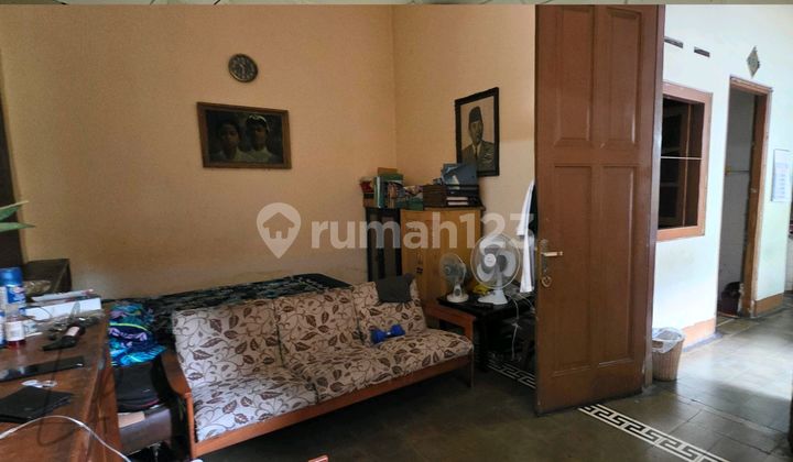 Rumah Hitung Tanah di Jalan Riau 2