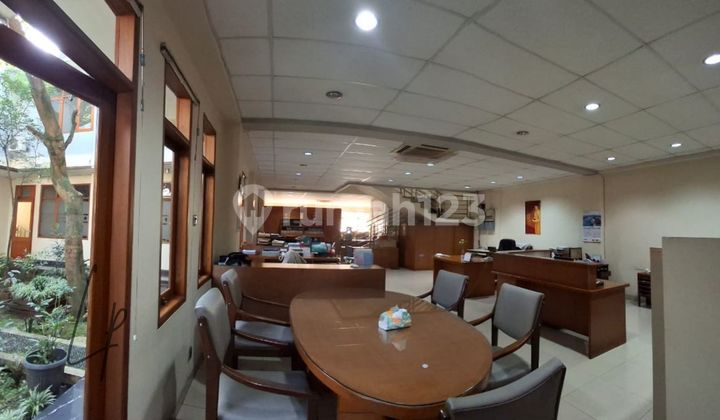 Rumah Luas Strategis Cocok Untuk Kantor Di Supratman 