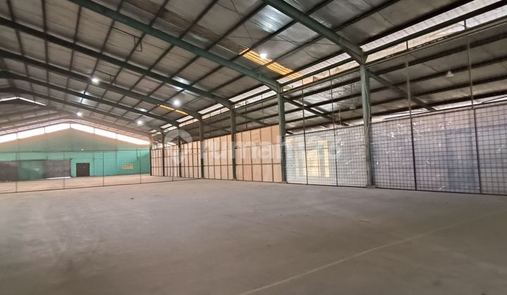 Affordable* *Price Below Market Value**Warehouse With Large Land On* *Soekarno Hatta Main Road**Strategic Location 5 Minutes to Pasirkoja Toll Road*