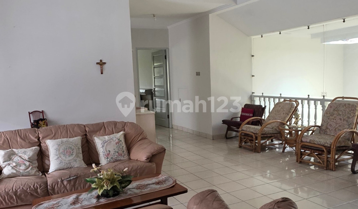 Turun Harga Rumah Besar dan Luas Cocok untuk Rumah Kost di Gegerkalong 2