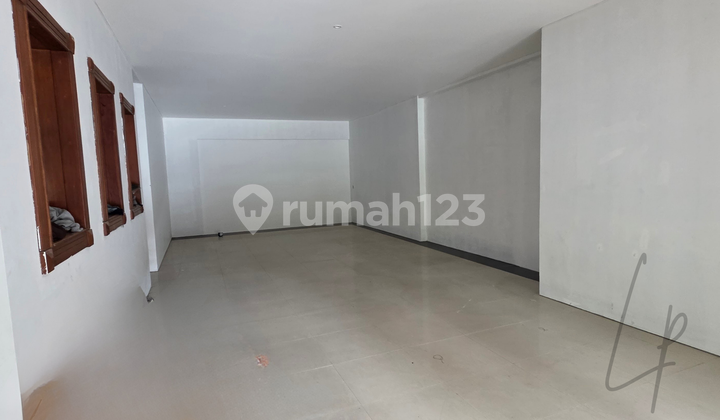 Business Space, Newly Renovated in Sayap Riaubersih Ready to Use