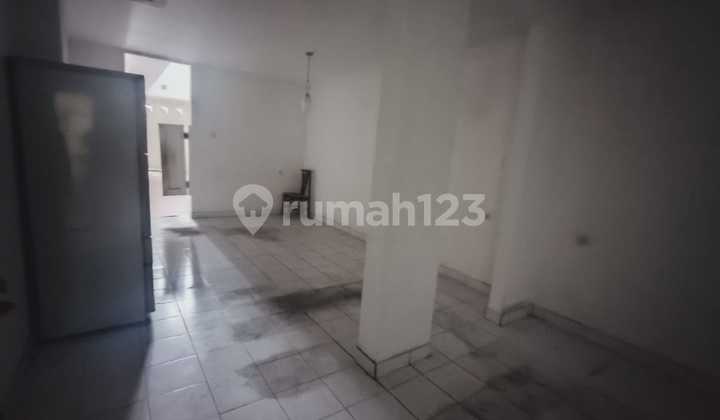 Rumah Luas Terawat Di Sayap Pasteur (airbus)